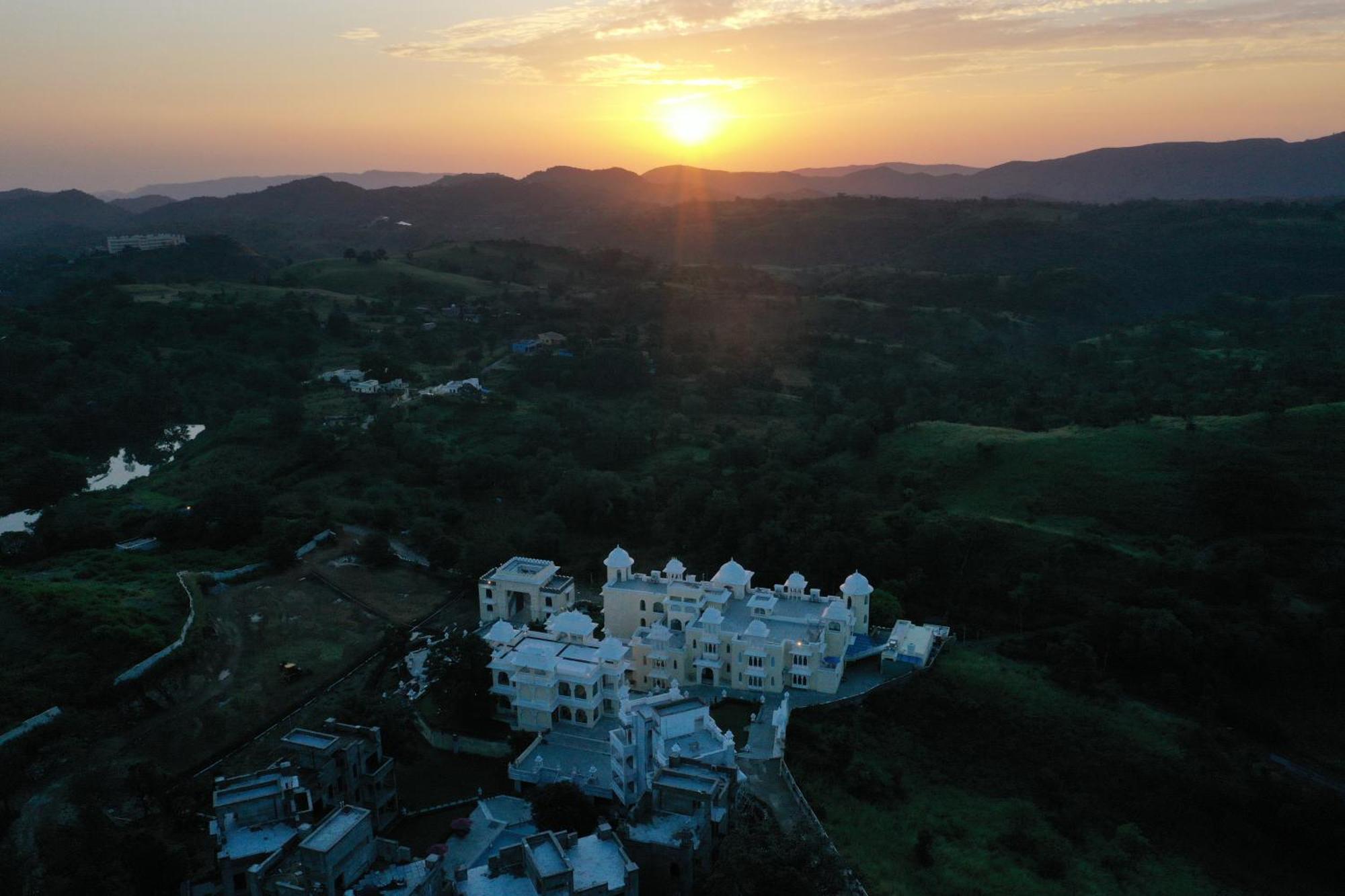 The Everest Hill Resort Kumbhalgarh Exterior photo